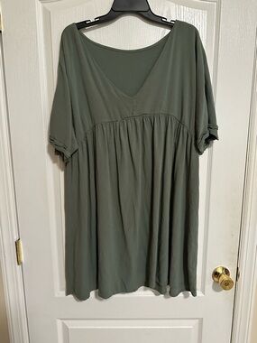 Olive Green Flowy Babydoll Dress Size XL Short Sleeve V-Neck Unbranded